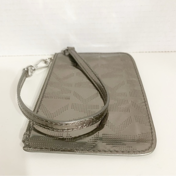 Michael Michael Kors Monogram MK Printed Lining Patent Leather Metalic Wristlet - Picture 7 of 12